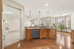 5039 Merrimac Ct N, Plymouth, MN 55446 - Photo 14