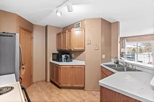 2209 E 117th Street E, Burnsville, MN 55337 - Photo 8