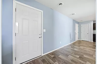 4304 Estate Drive S, Fargo, ND 58104 - Photo 4