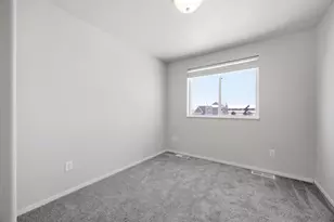 4304 Estate Dr S, Fargo, ND 58104 - Photo 18