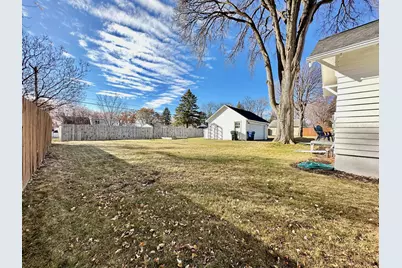 817 W Lincoln Avenue, Fergus Falls, MN 56537 - Photo 4