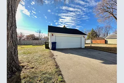 817 W Lincoln Avenue, Fergus Falls, MN 56537 - Photo 6