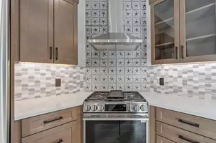 1422 Creekwood Dr, New Richmond, WI 54017 - Photo 4