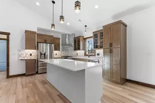 1422 Creekwood Dr, New Richmond, WI 54017 - Photo 6