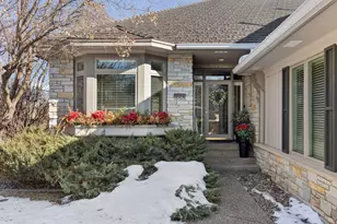 550 Waycliffe Dr N, Wayzata, MN 55391 - Photo 1