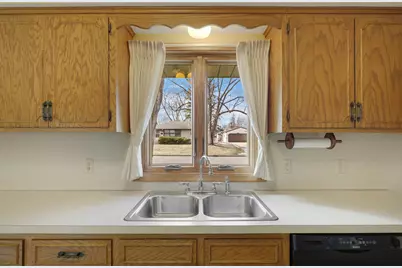 7042 Ewing Avenue N, Brooklyn Center, MN 55429 - Photo 10