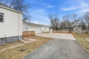 1106 Black Oak Ave, Montevideo, MN 56265 - Photo 16