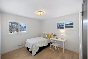 2001 Rhode Island Ave N, Golden Valley, MN 55427 - Photo 16