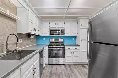 7714 York Lane N, Brooklyn Park, MN 55443 - Photo 10