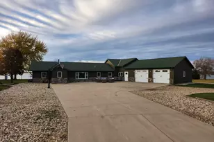 1653 Edgewater Dr, Lake Benton, MN 56149 - Photo 1