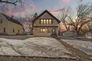 216 Lincoln Ave, Owatonna, MN 55060 - Photo 2