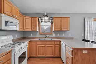 310 Art St NW, New Prague, MN 56071 - Photo 10