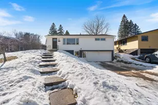 2233 Woodland Ave, Duluth, MN 55803 - Photo 2