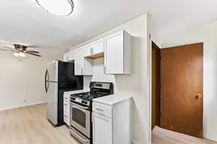 2872 Jackson St, Little Canada, MN 55117 - Photo 10