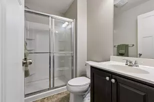 1289 Eagle Point Dr, Eagan, MN 55123 - Photo 38