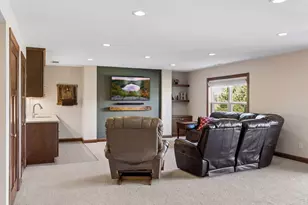 1289 Eagle Point Dr, Eagan, MN 55123 - Photo 42