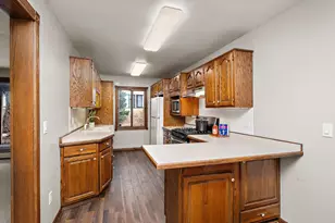 10630 Rockford Rd, Plymouth, MN 55442 - Photo 12