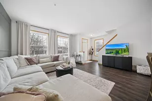 1987 Clover Ridge Dr, Chaska, MN 55318 - Photo 2