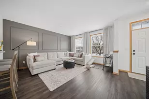 1987 Clover Ridge Dr, Chaska, MN 55318 - Photo 4