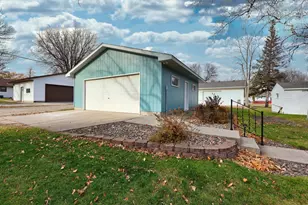 606 S 10th St, Olivia, MN 56277 - Photo 46