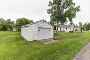 202 Lake Ave S, Ottertail, MN 56571 - Photo 10