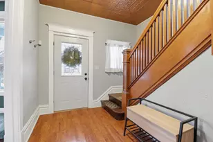 676 Geranium Ave E, Saint Paul, MN 55106 - Photo 2