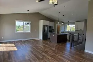 8686 Cole Ct, Inver Grove Heights, MN 55076 - Photo 4