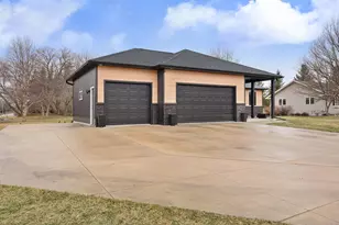 1602 26th St SW, Austin, MN 55912 - Photo 14