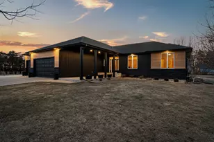 1602 26th St SW, Austin, MN 55912 - Photo 4