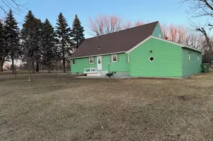 1025 Pershing Blvd, Worthington, MN 56187 - Photo 6