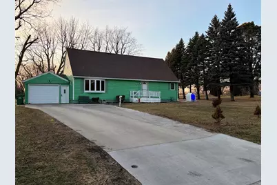 1025 Pershing Boulevard, Worthington, MN 56187 - Photo 2