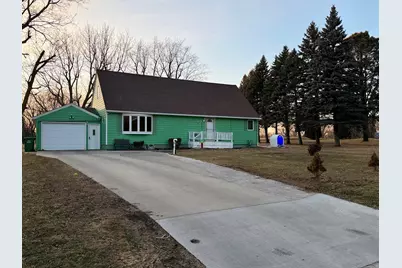 1025 Pershing Boulevard, Worthington, MN 56187 - Photo 2