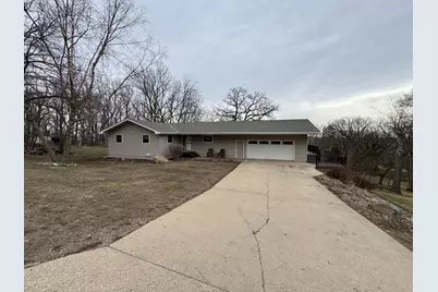 21824 Douglas Avenue, Albert Lea, MN 56007 - Photo 2