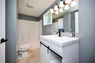 263 Franklin St, Winona, MN 55987 - Photo 8