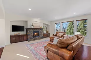 11668 Azure Ct, Inver Grove Heights, MN 55077 - Photo 6