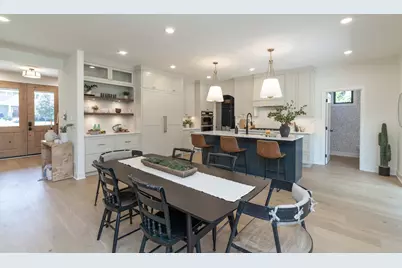 625 Ivy Falls Avenue, Mendota Heights, MN 55118 - Photo 1