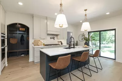 625 Ivy Falls Avenue, Mendota Heights, MN 55118 - Photo 8