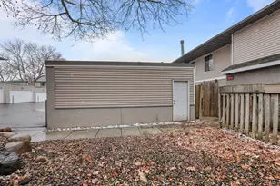 1274 Trailwood S, Hopkins, MN 55343 - Photo 4