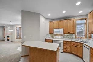 8867 Preserve Pl, Savage, MN 55378 - Photo 10