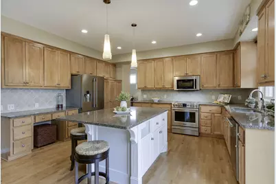 7428 Bent Bow Trail, Chanhassen, MN 55317 - Photo 8