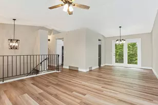 8616 Windward Cir, Eden Prairie, MN 55344 - Photo 4