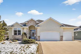 4063 Autumn Lake Ct SW, Rochester, MN 55902 - Photo 2