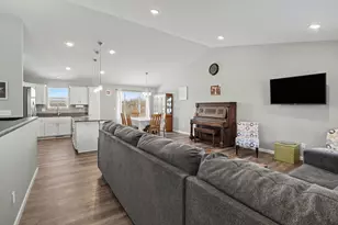 913 Mulberry Ave NE, Montgomery, MN 56069 - Photo 4