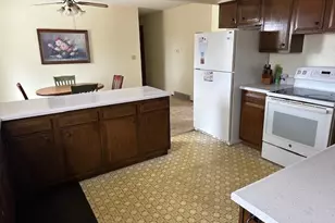 519 E Hollett St, Tracy, MN 56175 - Photo 4