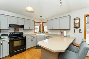 502 24th St SW, Rochester, MN 55902 - Photo 4