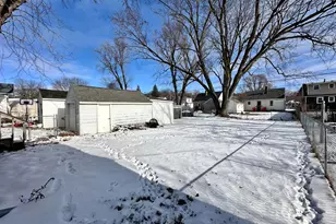 924 12th Ave NE, Rochester, MN 55906 - Photo 2