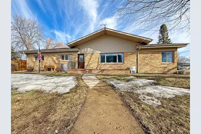 979 S Prairie Avenue, Fairmont, MN 56031 - Photo 1