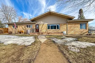 979 S Prairie Ave, Fairmont, MN 56031 - Photo 1