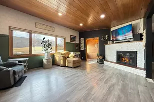 979 S Prairie Ave, Fairmont, MN 56031 - Photo 8