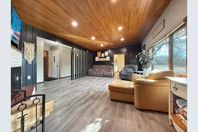 979 S Prairie Avenue, Fairmont, MN 56031 - Photo 10